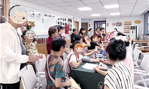健康服务零距离 仁心惠民暖万家 | 成都西区医院走进银桂社区开展公益健康咨询活动